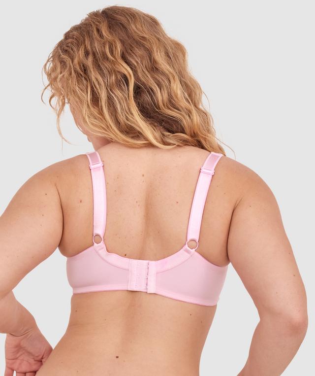 Tay G wears a size 12DD bra and size 12 underwear. She is 161cm tall and has measurements of 92cm bust a 71cm waist and 101cm hips.
