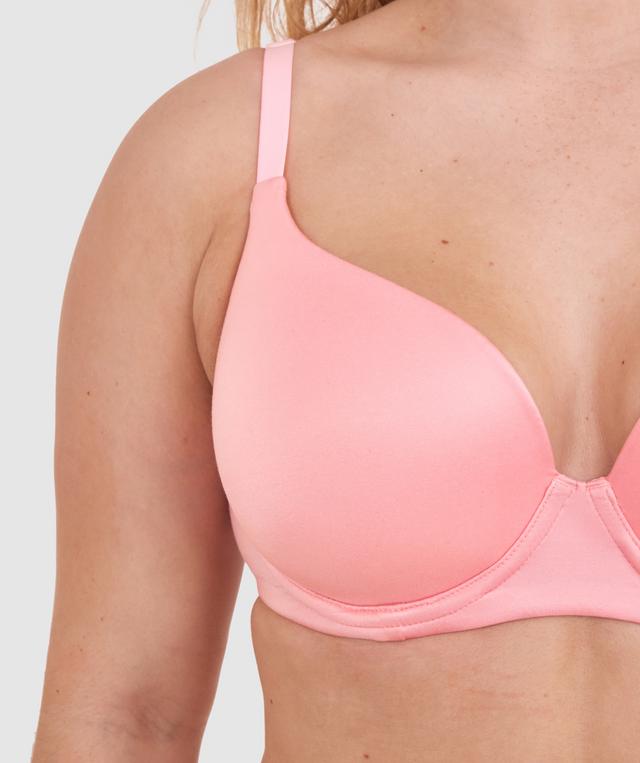 Tay G wears a size 12DD bra and size 12 underwear. She is 161cm tall and has measurements of 92cm bust a 71cm waist and 101cm hips.
