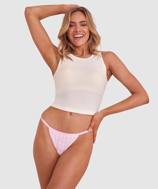 Tamara is wearing a 10B/C top and 10 bottom with bust 82cm waist 64cm and hip 88cm. She stands at 173cm/5'6in.