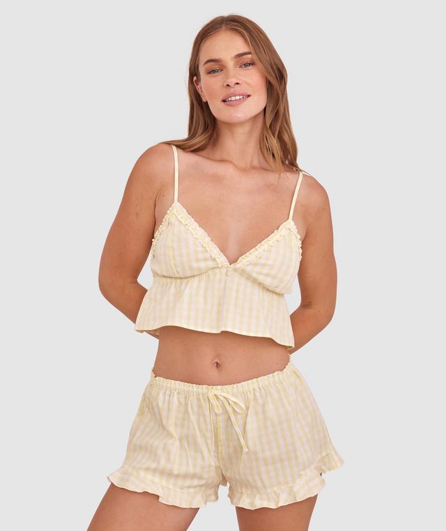 Sianie wears a size 10 B/C bra and size 10 underwear. She is 175cm tall and has measurements of 85cm bust a 66cm waist and 93cm hips.