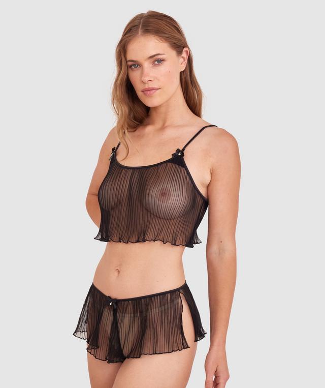 Sianie  wears a size 10 B/C bra and size 10 underwear. She is 175cm tall and has measurements of 85cm bust a 66cm waist and 93cm hips.