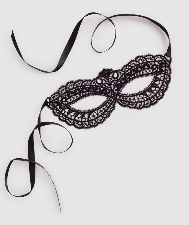 Night Games Bleeding Hearts Lace Mask & Handcuff Set - Black