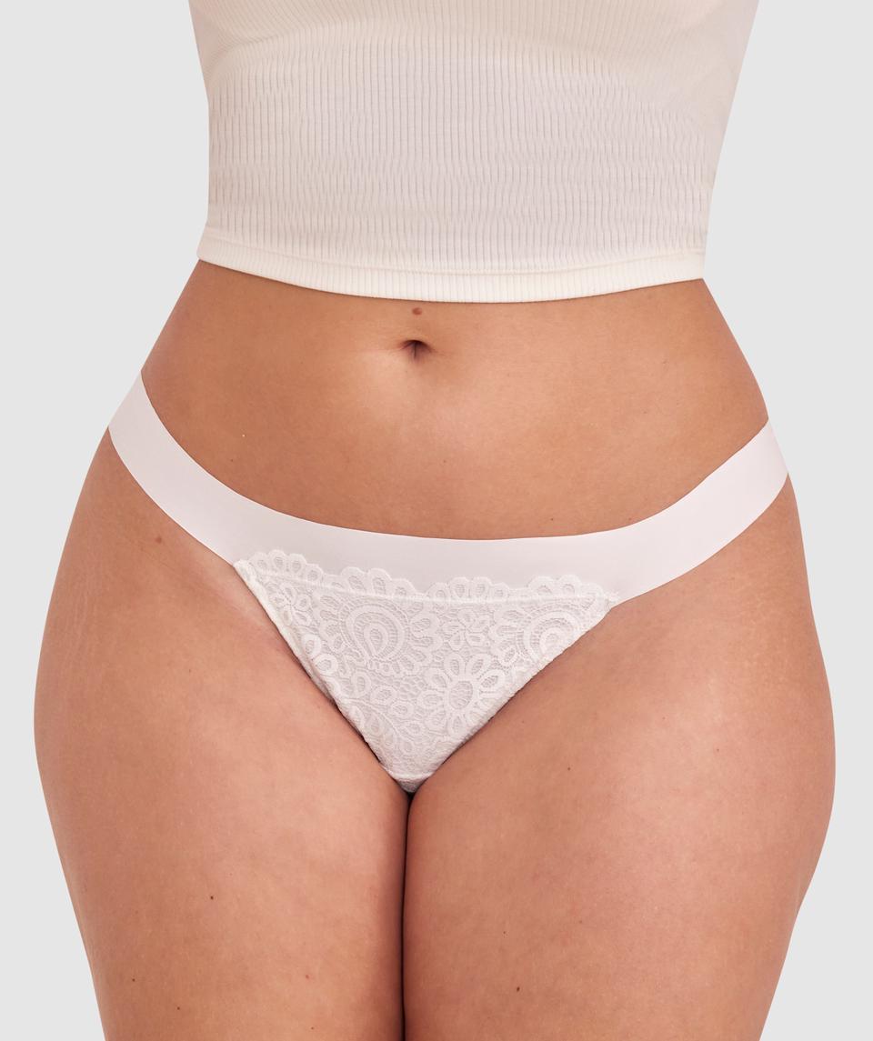 Jess L is wearing a 12DD/M top and 12/M bottom, with bust 91cm/35in, waist 74cm/29in, and hip 116cm/45in. She stands at 176cm/5'9in.