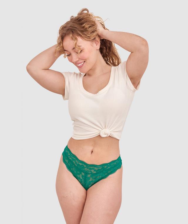 Tay G wears a size 12DD bra and size 12 underwear. She is 161cm tall and has measurements of 92cm bust a 71cm waist and 101cm hips.