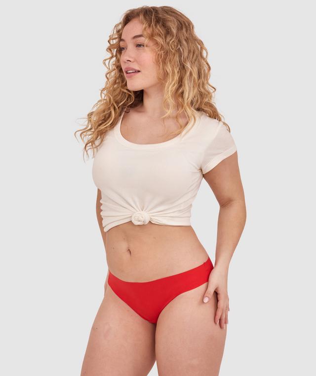 Tay G wears a size 12DD bra and size 12 underwear. She is 161cm tall and has measurements of 92cm bust a 71cm waist and 101cm hips.