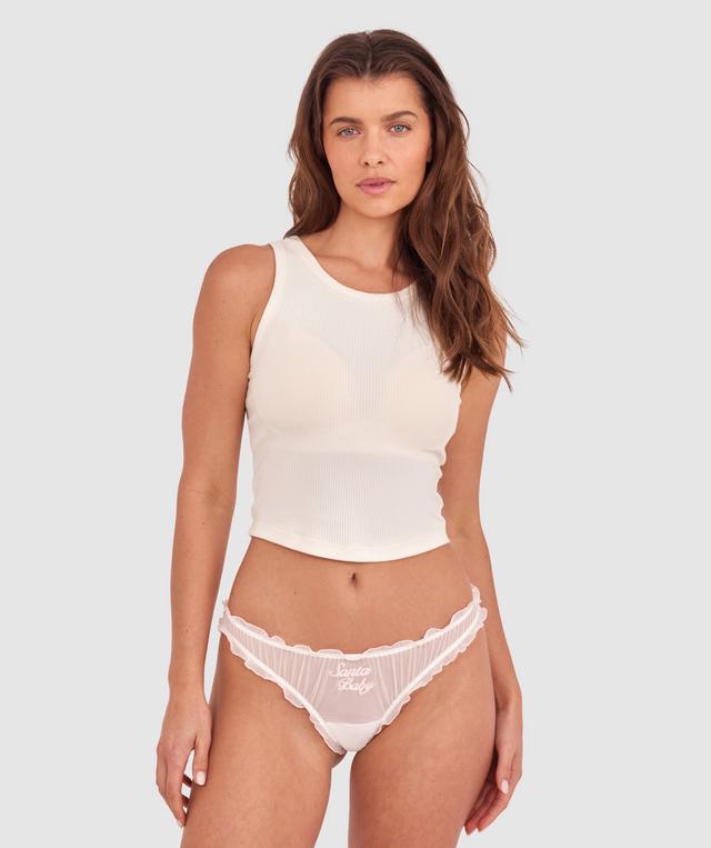 Kris wears a size 10C bra and size 10 underwear. She is 181cm tall and has measurements of 84cm bust a 66cm waist and 99cm hips.