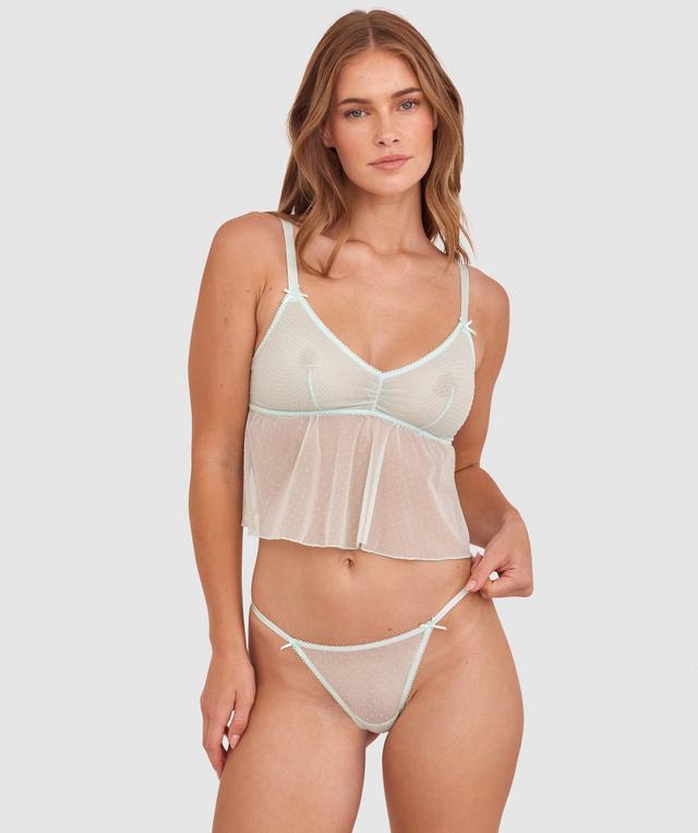Sianie  wears a size 10 B/C bra and size 10 underwear. She is 175cm tall and has measurements of 85cm bust a 66cm waist and 93cm hips.