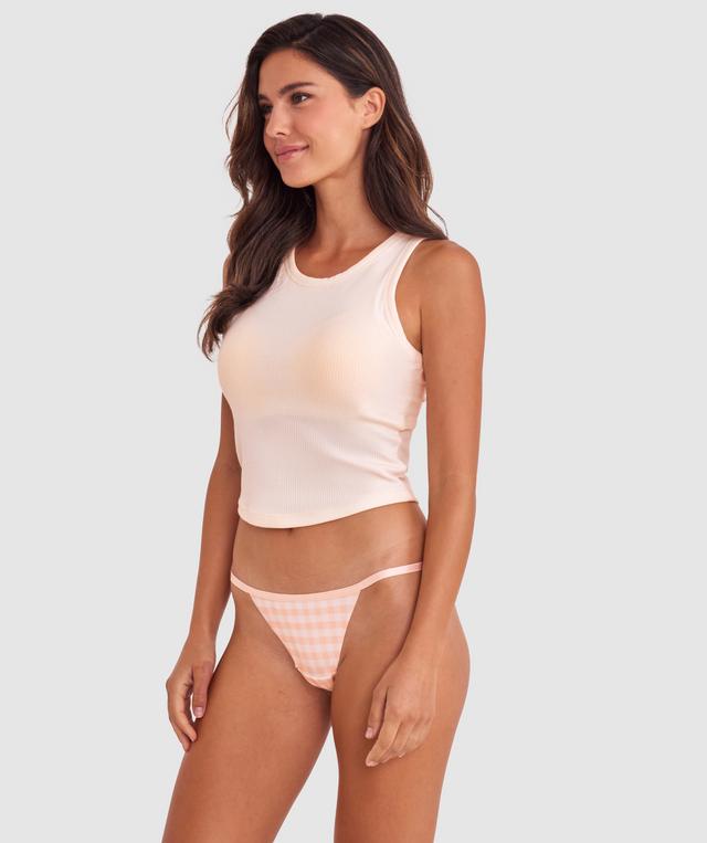 Tamara is wearing a 10B/C top and 10 bottom with bust 82cm waist 64cm and hip 88cm. She stands at 173cm/5'6in.