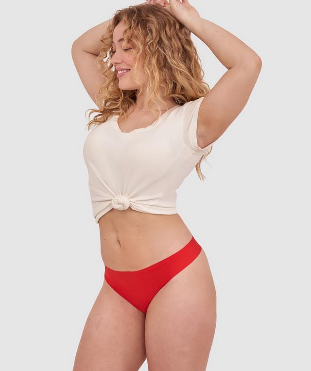 Tay G wears a size 12DD bra and size 12 underwear. She is 161cm tall and has measurements of 92cm bust a 71cm waist and 101cm hips.