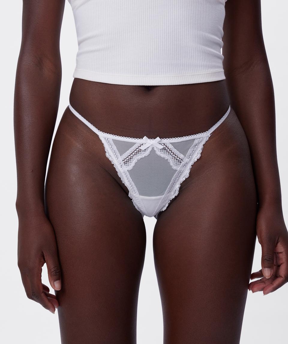 Arabella String - Ivory