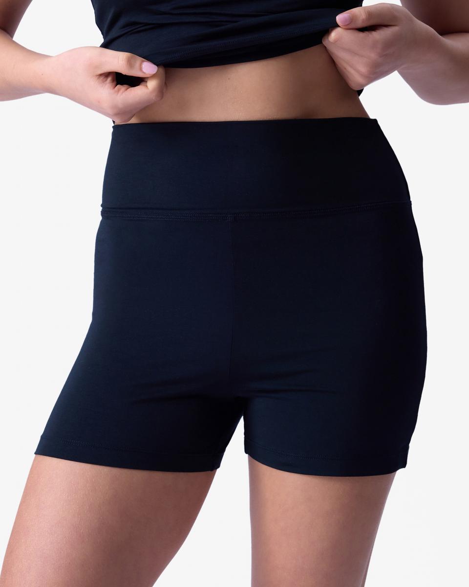 Chill Out Short - Black