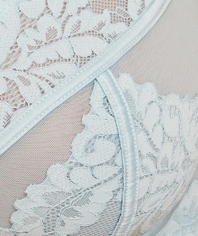 Iris Curvy Underwire Bra - Light Blue