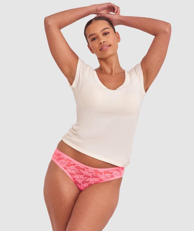Shimma is wearing a 12 DD top and 12 bottom with bust 94cm/37in waist 70cm/27 1/2in and hip 107cm/42in. She stands at 175cm/5'9in.