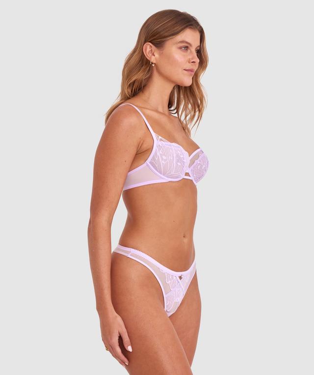 Olivia is wearing a 10B/C top and 10 bottom with bust 81cm/32in waist 65cm/25 1/2in and hip 99cm/39in. She stands at 177cm/5'9in.