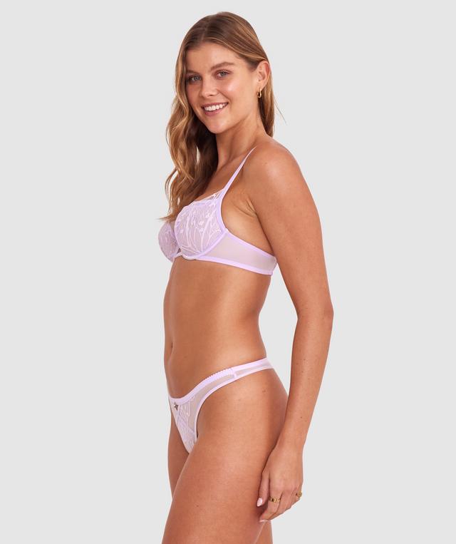 Olivia is wearing a 10B/C top and 10 bottom with bust 81cm/32in waist 65cm/25 1/2in and hip 99cm/39in. She stands at 177cm/5'9in.