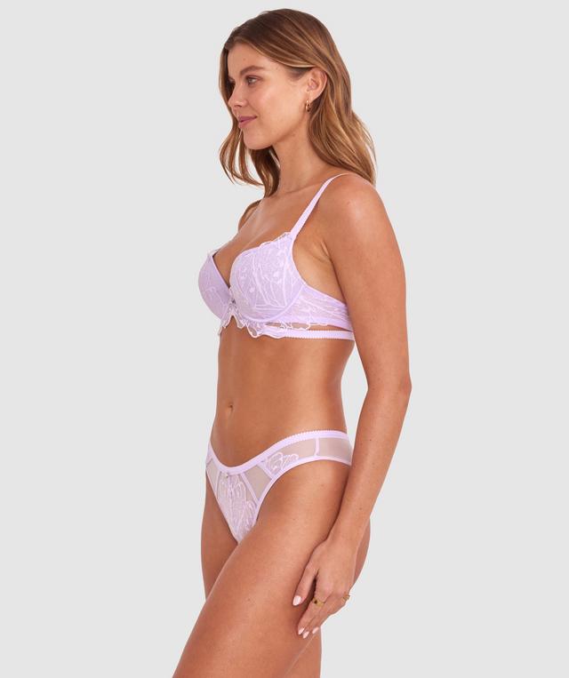 Olivia is wearing a 10B/C top and 10 bottom with bust 81cm/32in waist 65cm/25 1/2in and hip 99cm/39in. She stands at 177cm/5'9in.