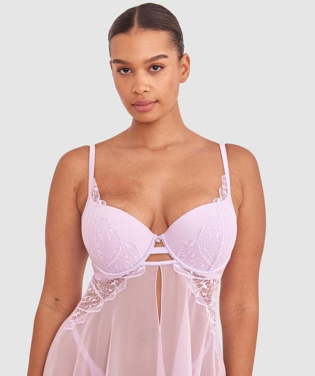 Shimma is wearing a 12 DD top and 12 bottom with bust 94cm/37in waist 70cm/27 1/2in and hip 107cm/42in. She stands at 175cm/5'9in.