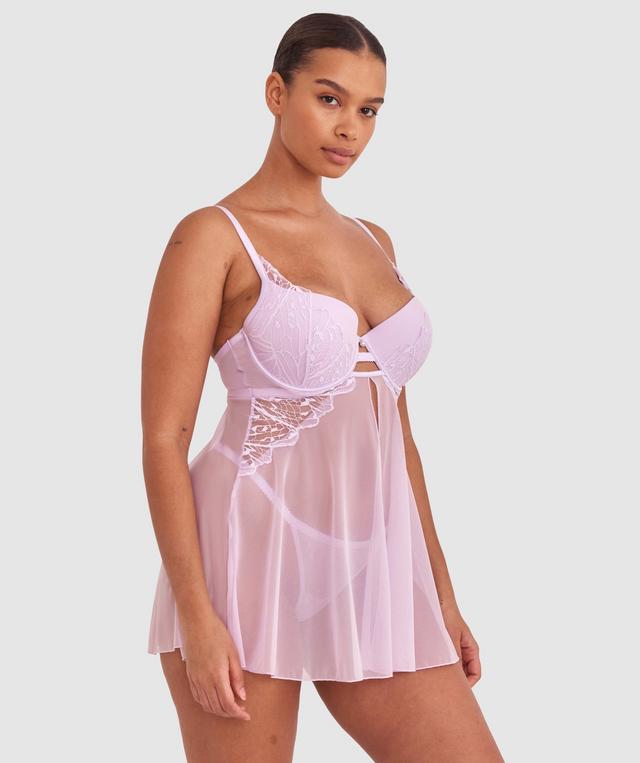 Shimma is wearing a 12 DD top and 12 bottom with bust 94cm/37in waist 70cm/27 1/2in and hip 107cm/42in. She stands at 175cm/5'9in.