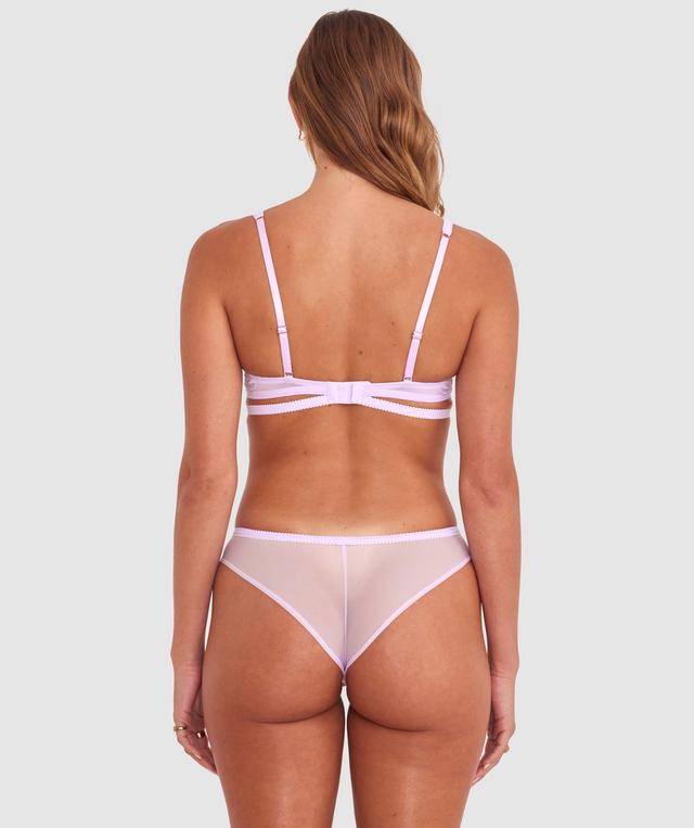 Olivia is wearing a 10B/C top and 10 bottom with bust 81cm/32in waist 65cm/25 1/2in and hip 99cm/39in. She stands at 177cm/5'9in.