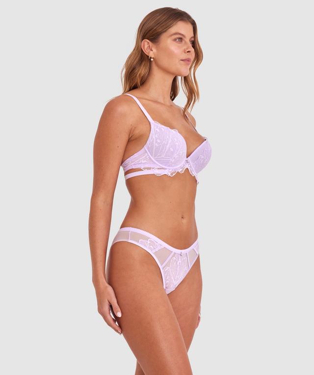 Olivia is wearing a 10B/C top and 10 bottom with bust 81cm/32in waist 65cm/25 1/2in and hip 99cm/39in. She stands at 177cm/5'9in.