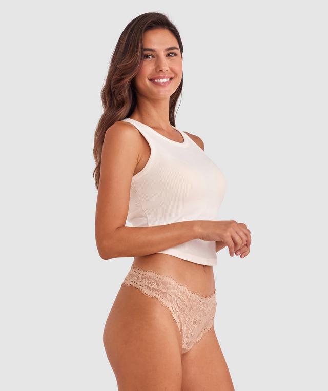Tamara is wearing a 10B/C top and 10 bottom with bust 82cm waist 64cm and hip 88cm. She stands at 173cm/5'6in.