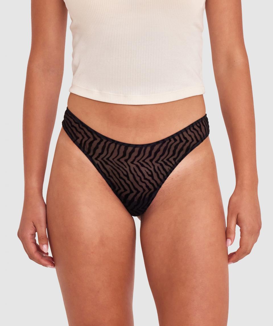 Mia is wearing a 10BC bra and size 10 underwear, with bust 82cm/32.5in, waist 69cm/27in, and hip 91cm/36in. She stands at 171cm/5'7.5in.