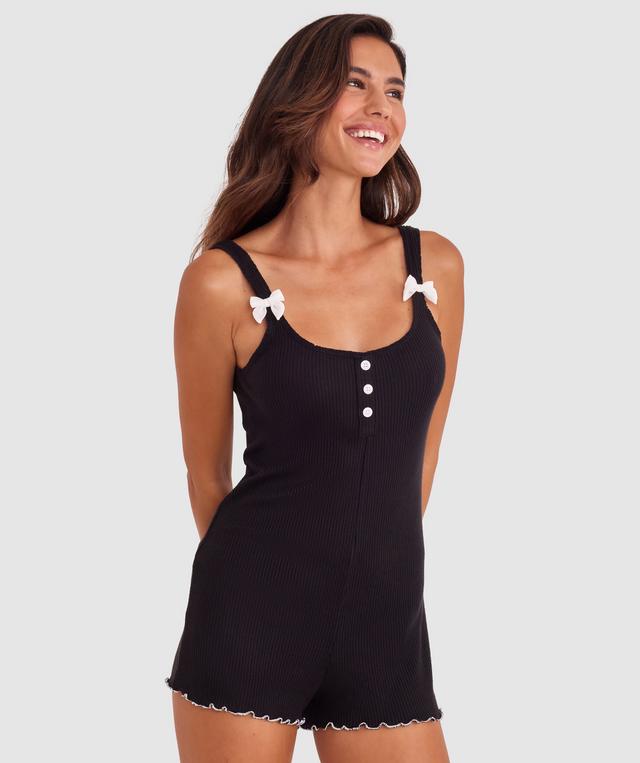 Tamara is wearing a 10B/C top and 10 bottom with bust 82cm waist 64cm and hip 88cm. She stands at 173cm/5'6in.