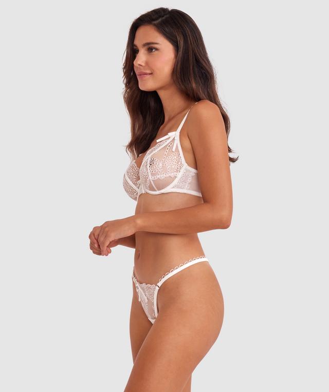 Tamara is wearing a 10B/C top and 10 bottom with bust 82cm waist 64cm and hip 88cm. She stands at 173cm/5'6in.