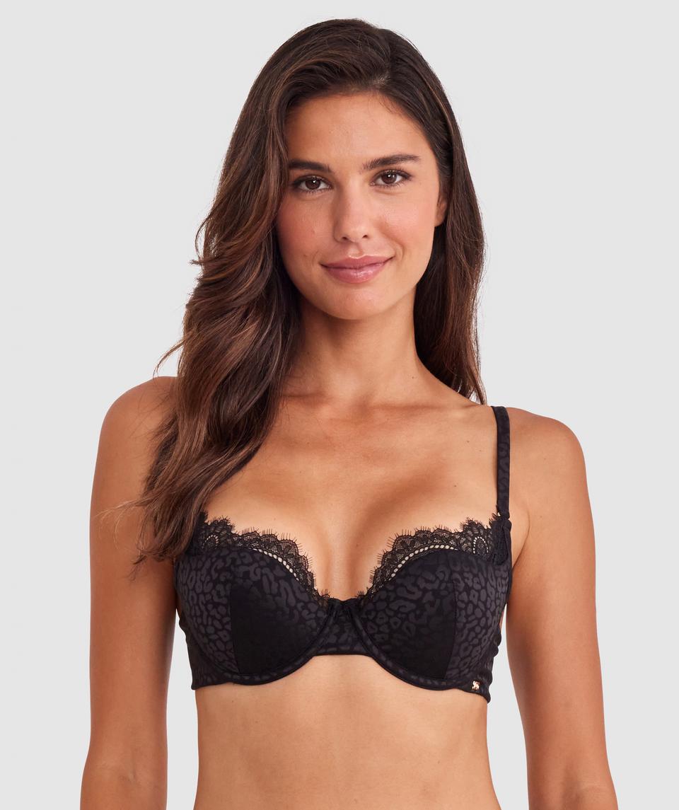 Tamara is wearing a 10B/C top and 10 bottom with bust 82cm waist 64cm and hip 88cm. She stands at 173cm/5'6in.