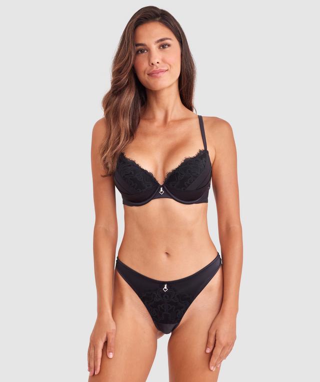 Tamara is wearing a 10B/C top and 10 bottom with bust 82cm waist 64cm and hip 88cm. She stands at 173cm/5'6in.