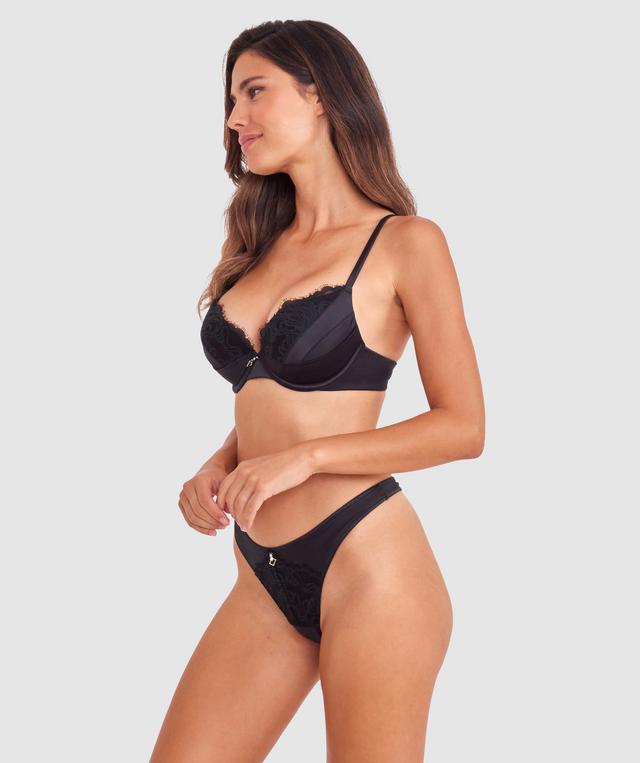 Tamara is wearing a 10B/C top and 10 bottom with bust 82cm waist 64cm and hip 88cm. She stands at 173cm/5'6in.