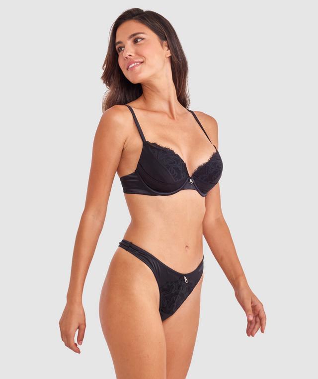 Tamara is wearing a 10B/C top and 10 bottom with bust 82cm waist 64cm and hip 88cm. She stands at 173cm/5'6in.