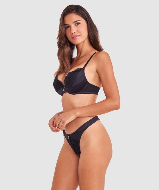 Tamara is wearing a 10B/C top and 10 bottom with bust 82cm waist 64cm and hip 88cm. She stands at 173cm/5'6in.