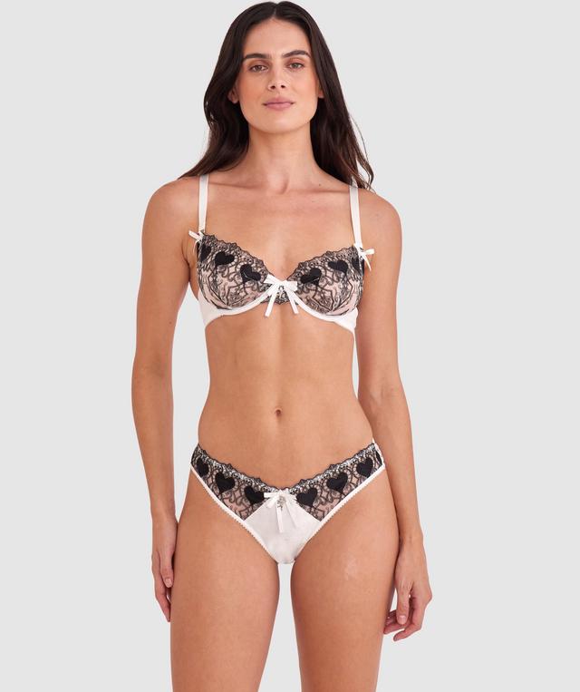 Tamara is wearing a 10B/C top and 10 bottom with bust 82cm waist 64cm and hip 88cm. She stands at 173cm/5'6in.