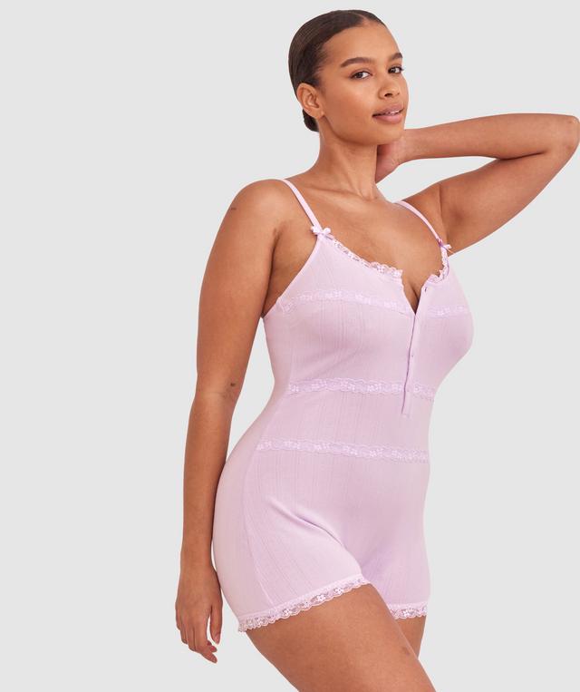Shimma is wearing a 12 DD top and 12 bottom with bust 94cm/37in waist 70cm/27 1/2in and hip 107cm/42in. She stands at 175cm/5'9in.