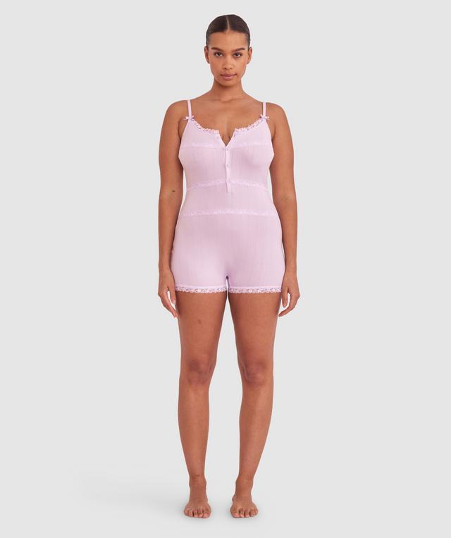 Shimma is wearing a 12 DD top and 12 bottom with bust 94cm/37in waist 70cm/27 1/2in and hip 107cm/42in. She stands at 175cm/5'9in.