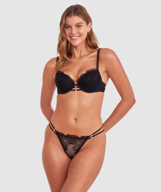 Olivia is wearing a 10B/C top and 10 bottom with bust 81cm/32in waist 65cm/25 1/2in and hip 99cm/39in. She stands at 177cm/5'9in.