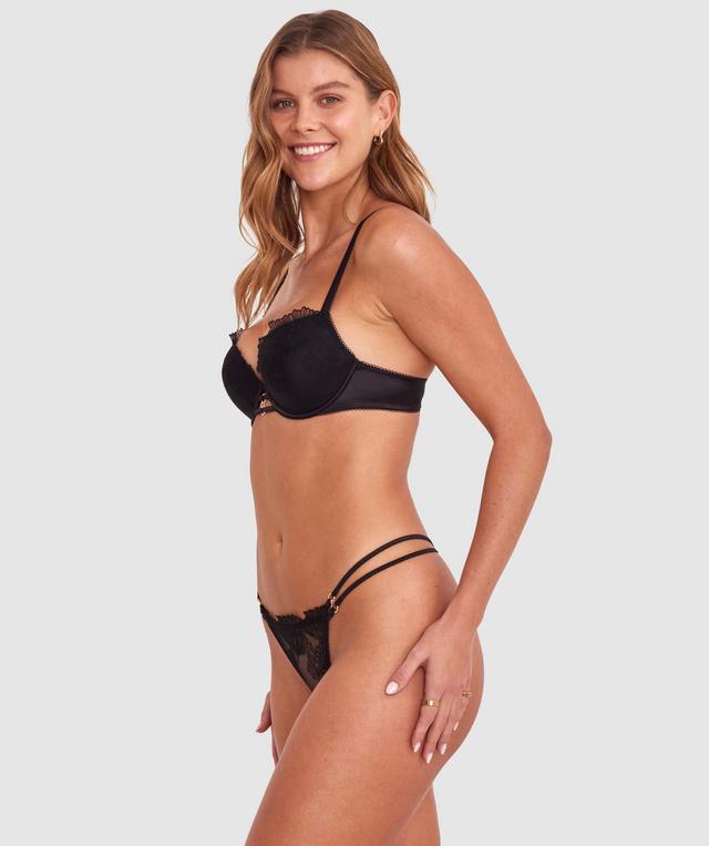 Olivia is wearing a 10B/C top and 10 bottom with bust 81cm/32in waist 65cm/25 1/2in and hip 99cm/39in. She stands at 177cm/5'9in.