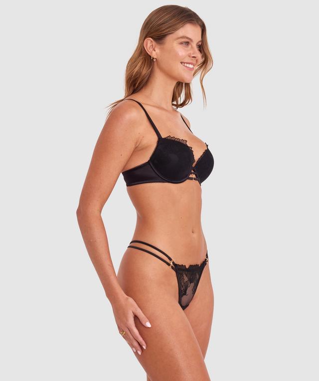 Olivia is wearing a 10B/C top and 10 bottom with bust 81cm/32in waist 65cm/25 1/2in and hip 99cm/39in. She stands at 177cm/5'9in.