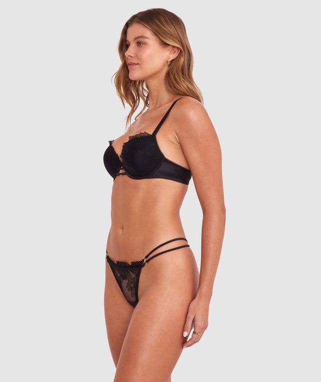 Olivia is wearing a 10B/C top and 10 bottom with bust 81cm/32in waist 65cm/25 1/2in and hip 99cm/39in. She stands at 177cm/5'9in.