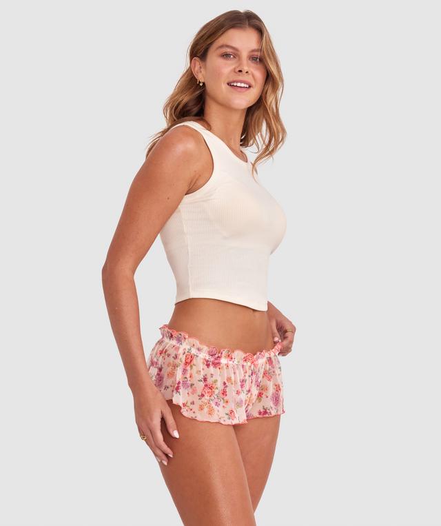 Olivia is wearing a 10B/C top and 10 bottom with bust 81cm/32in waist 65cm/25 1/2in and hip 99cm/39in. She stands at 177cm/5'9in.