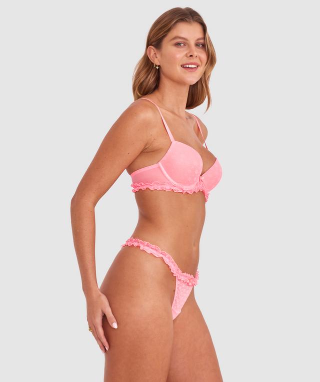 Olivia is wearing a 10B/C top and 10 bottom with bust 81cm/32in waist 65cm/25 1/2in and hip 99cm/39in. She stands at 177cm/5'9in.