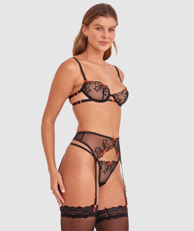 Olivia is wearing a 10B/C top and 10 bottom with bust 81cm/32in waist 65cm/25 1/2in and hip 99cm/39in. She stands at 177cm/5'9in.