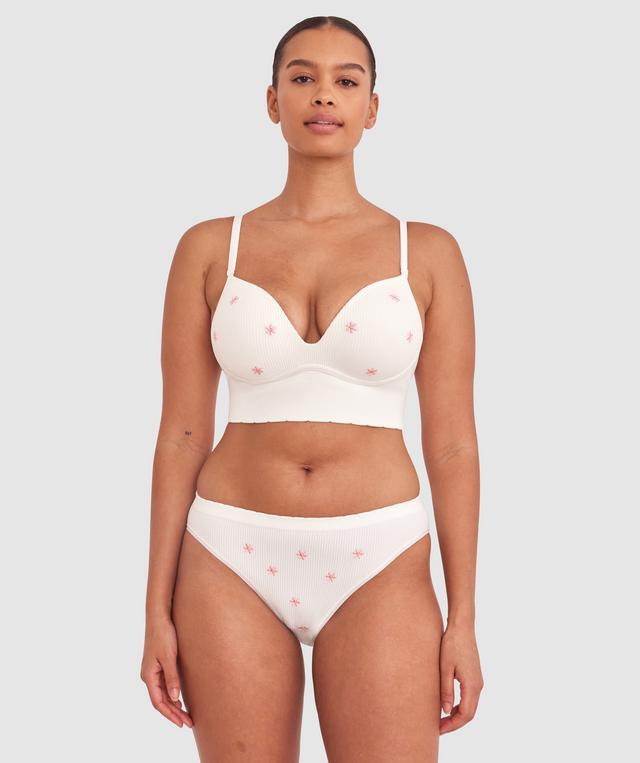 Shimma is wearing a 12 DD top and 12 bottom with bust 94cm/37in waist 70cm/27 1/2in and hip 107cm/42in. She stands at 175cm/5'9in.