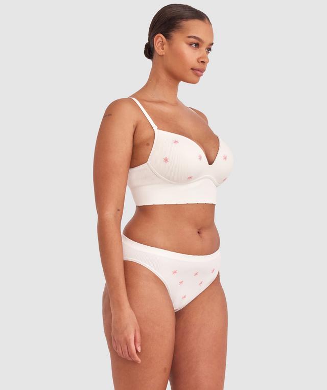 Shimma is wearing a 12 DD top and 12 bottom with bust 94cm/37in waist 70cm/27 1/2in and hip 107cm/42in. She stands at 175cm/5'9in.