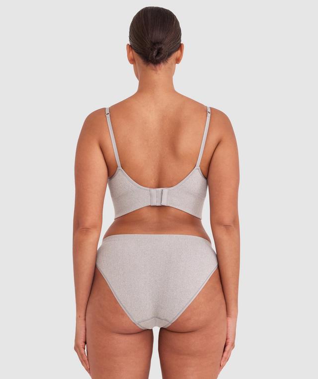 Shimma is wearing a 12 DD top and 12 bottom with bust 94cm/37in waist 70cm/27 1/2in and hip 107cm/42in. She stands at 175cm/5'9in.