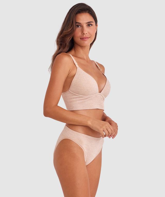 Tamara is wearing a 10B/C top and 10 bottom with bust 82cm waist 64cm and hip 88cm. She stands at 173cm/5'6in.