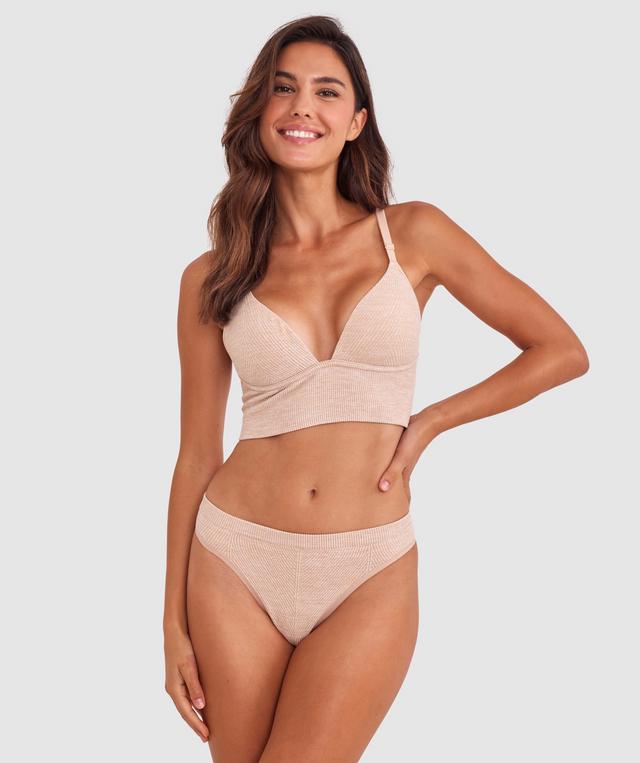 Tamara is wearing a 10B/C top and 10 bottom with bust 82cm waist 64cm and hip 88cm. She stands at 173cm/5'6in.