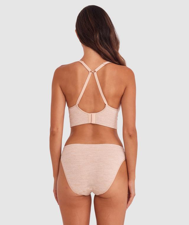 Tamara is wearing a 10B/C top and 10 bottom with bust 82cm waist 64cm and hip 88cm. She stands at 173cm/5'6in.