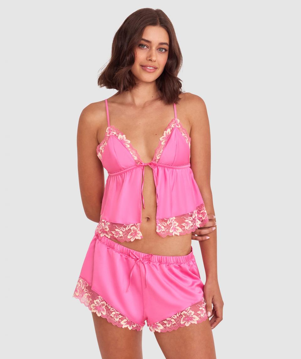 Mia is wearing a 10BC bra and size 10 underwear, with bust 82cm/32.5in, waist 69cm/27in, and hip 91cm/36in. She stands at 171cm/5'7.5in.